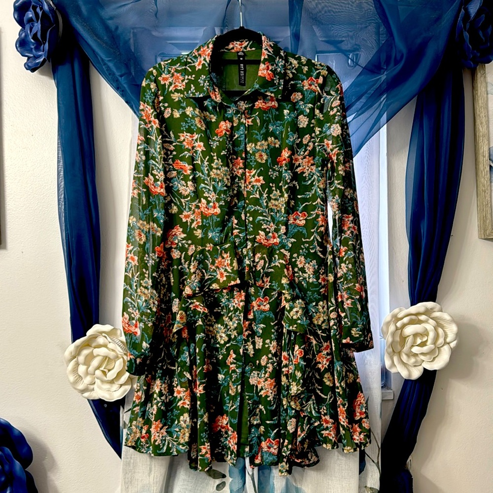 Design Lab Lord And Taylor Medium Multi Color Top. - image 1